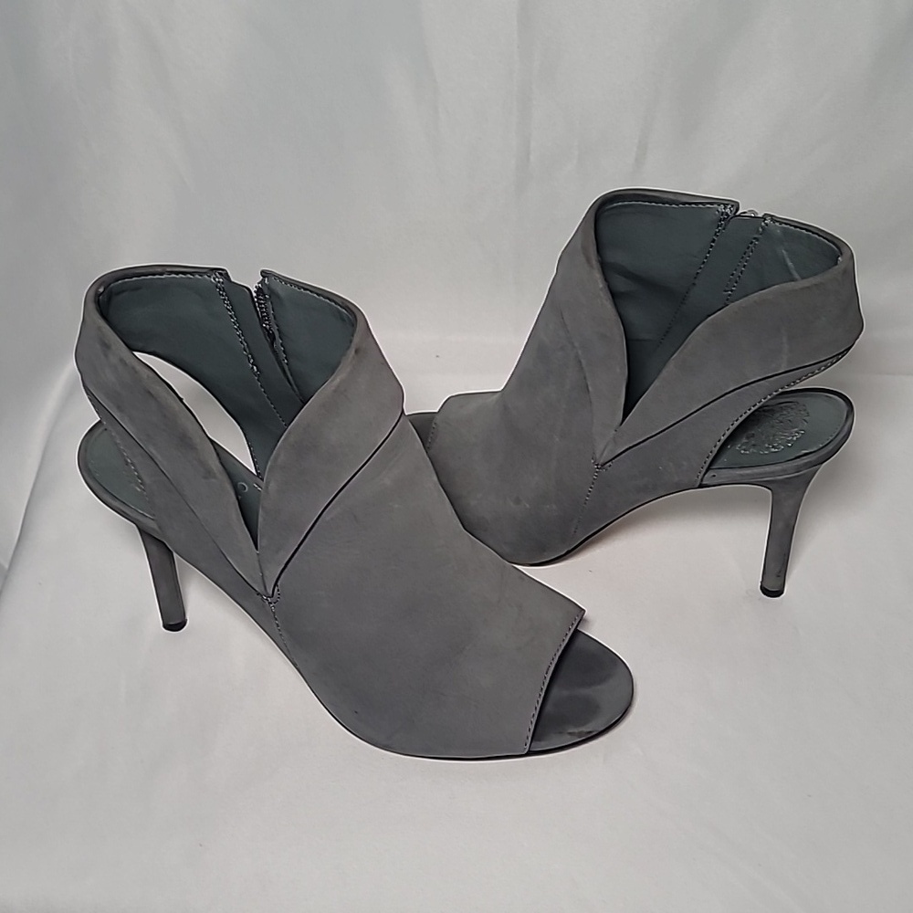 💚 Vince Camuto 9 M Cholia Grey Leather